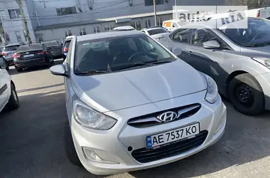 Hyundai Accent 2012