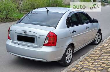 Hyundai Accent 2009