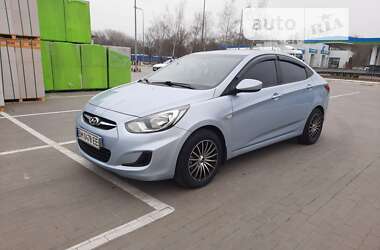 Седан Hyundai Accent 2013 в Сумах