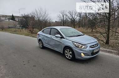 Hyundai Accent 2012