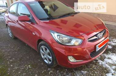 Hyundai Accent 2011