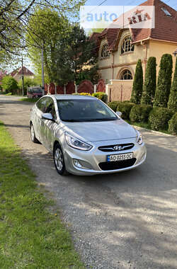 Седан Hyundai Accent 2013 в Ужгороді