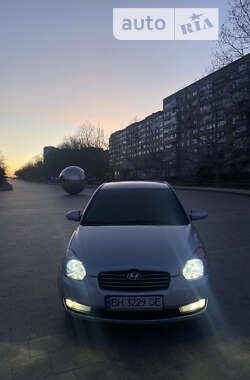 Седан Hyundai Accent 2008 в Южному