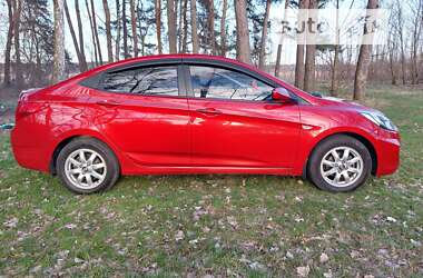 Седан Hyundai Accent 2012 в Лебедине