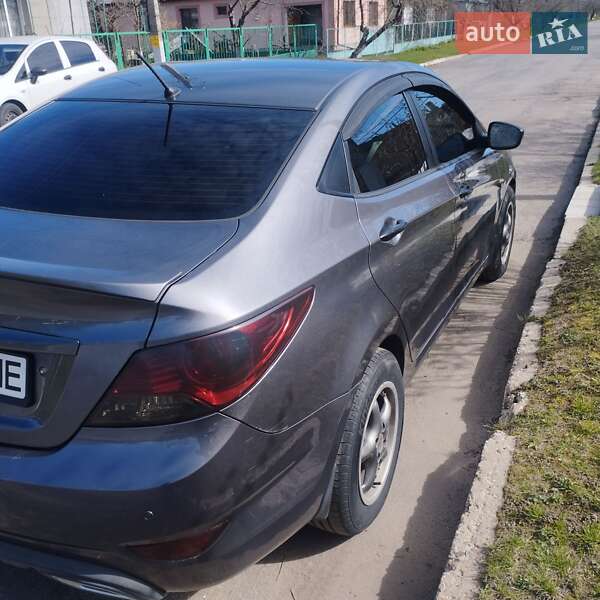Седан Hyundai Accent 2011 в Києві