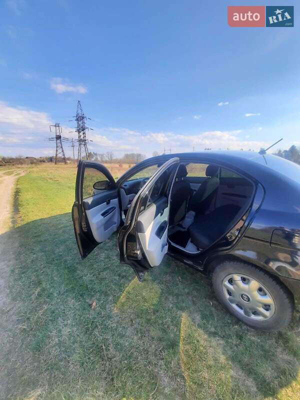 Седан Hyundai Accent 2008 в Сумах