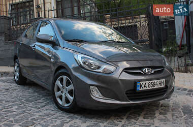 Hyundai Accent 2011