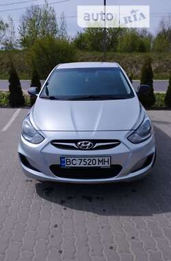 Седан Hyundai Accent 2012 в Яворове