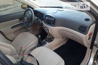 Седан Hyundai Accent 2010 в Ізюмі