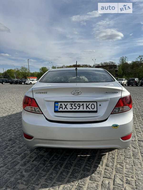 Седан Hyundai Accent 2012 в Харькове