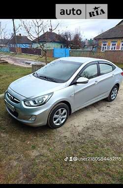 Hyundai Accent 2011