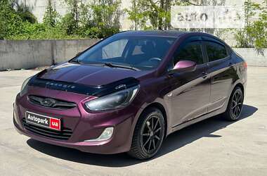 Hyundai Accent 2012