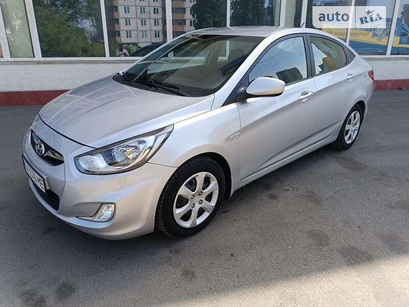 Седан Hyundai Accent 2012 в Киеве