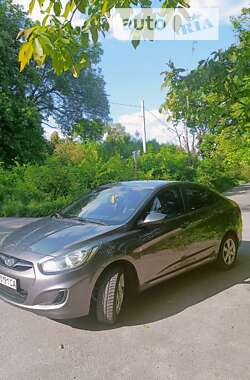 Hyundai Accent 2013