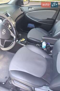 Хэтчбек Hyundai Accent 2014 в 