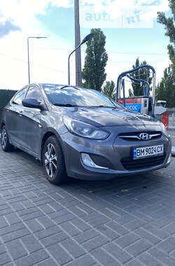 Hyundai Accent 2011