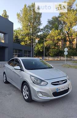 Седан Hyundai Accent 2011 в Днепре