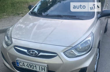 Hyundai Accent 2011