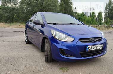 Hyundai Accent 2012