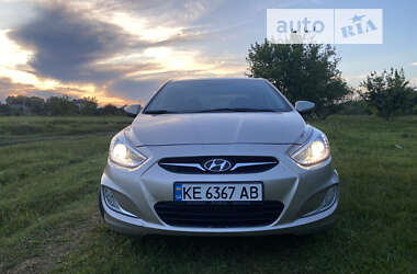 Седан Hyundai Accent 2013 в Дніпрі