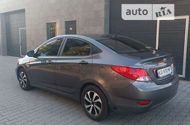 Седан Hyundai Accent 2014 в Вишневом
