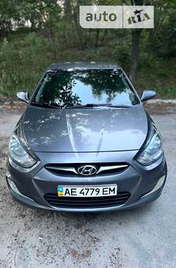 Hyundai Accent 2011