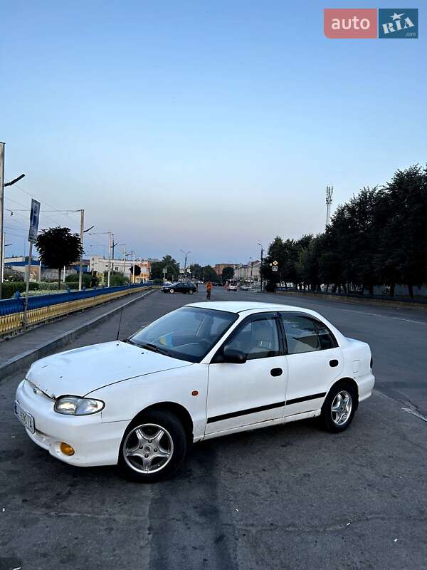 Седан Hyundai Accent 1998 в Черкасах