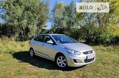 Седан Hyundai Accent 2013 в Чернігові