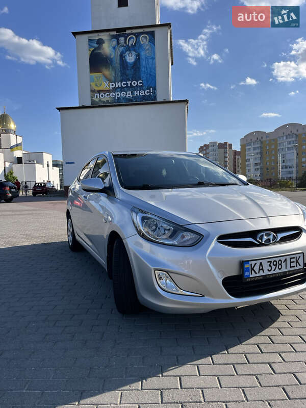 Седан Hyundai Accent 2012 в Львове