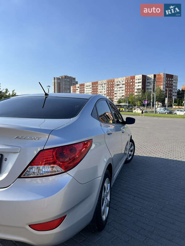 Седан Hyundai Accent 2012 в Львове
