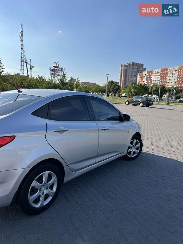 Седан Hyundai Accent 2012 в Львове