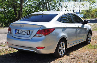 Седан Hyundai Accent 2013 в Днепре