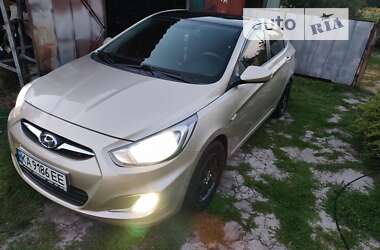 Hyundai Accent 2012