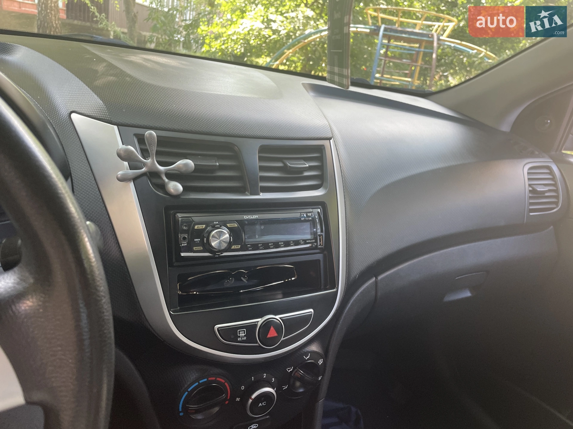 2011 Hyundai Accent - мініатюра 13