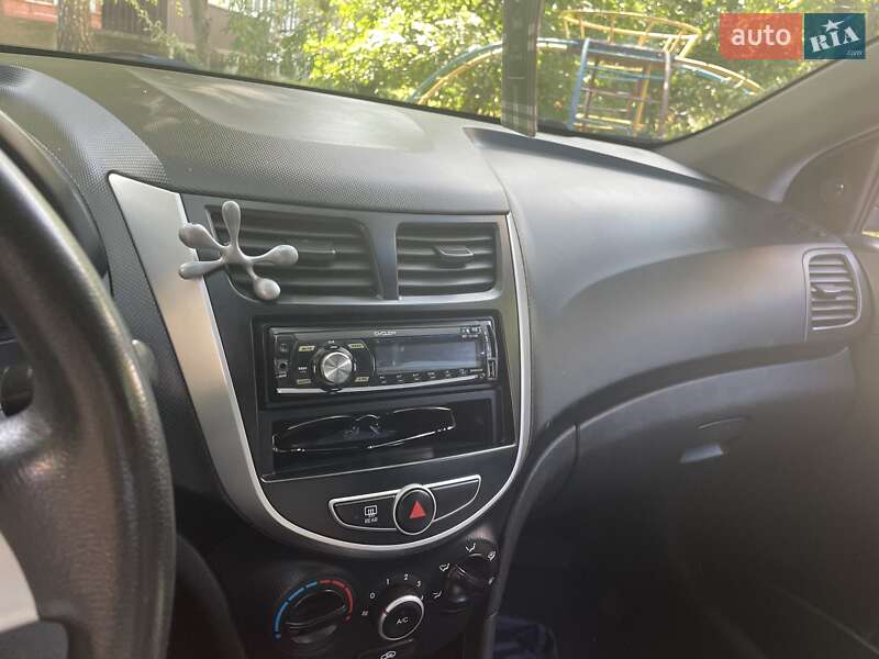 Седан Hyundai Accent 2011 в Конотопі