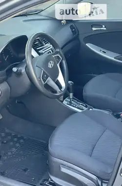 Hyundai Accent 2011