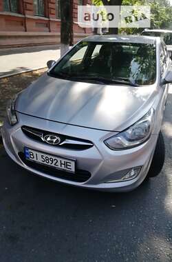 Седан Hyundai Accent 2012 в Карловке