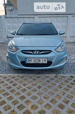 Седан Hyundai Accent 2013 в Рівному