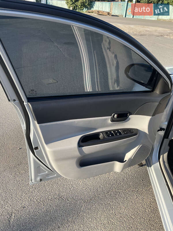 Седан Hyundai Accent 2008 в Києві фото 10 Седан Hyundai Accent 2008 в Києві