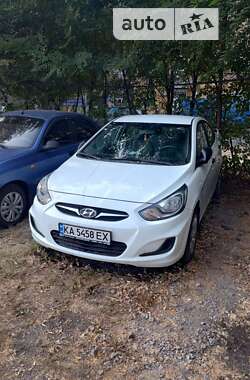 Hyundai Accent 2013