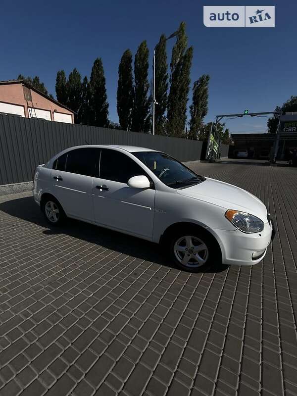 Hyundai Accent 2008