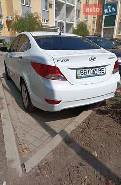 Hyundai Accent 2013 Hyundai Accent 2013