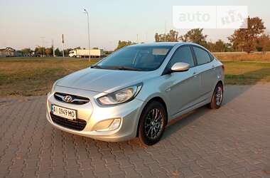 Hyundai Accent 2012