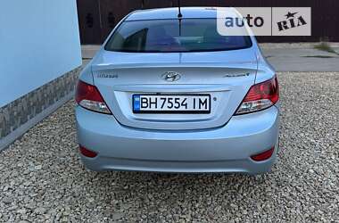 Седан Hyundai Accent 2011 в 