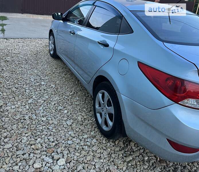 Седан Hyundai Accent 2011 в Черноморске