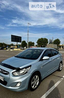 Hyundai Accent 2012