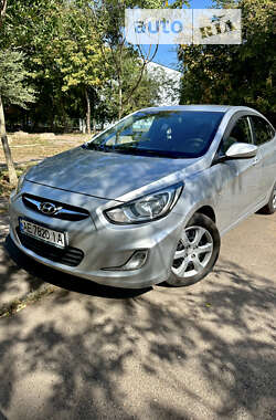 Седан Hyundai Accent 2013 в Кривом Роге