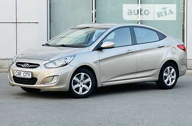 Hyundai Accent 2011