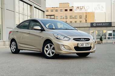 Седан Hyundai Accent 2011 в Києві