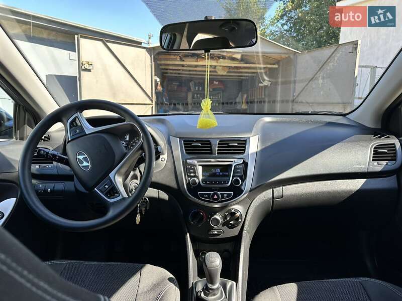Седан Hyundai Accent 2018 в Решетиловке